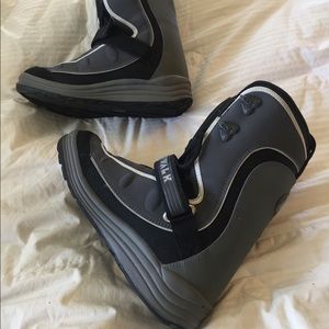 Women's AIRWALK Snow Boots 6.5